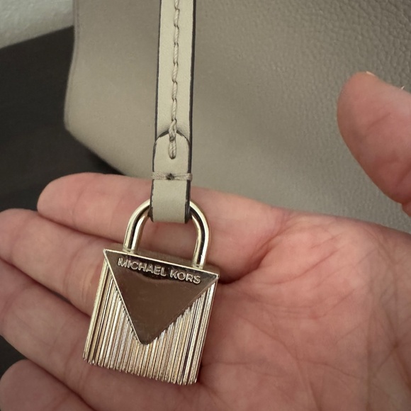 Michael Kors medium bag - Picture 2 of 9